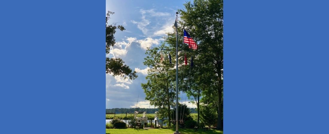 New Bern Yacht Club - Flag Pole