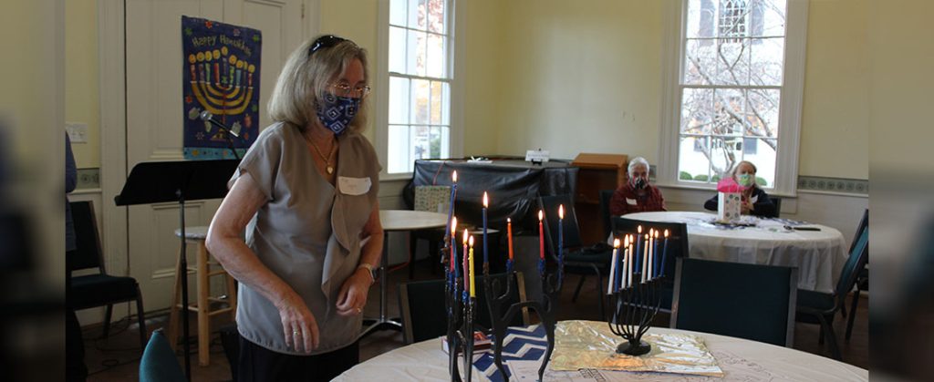 Lighting the Hanakkuh Menorahs