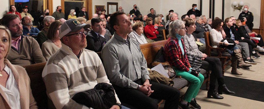 Gallery in the New Bern Board of Aldermen Meeting - February 8, 2022