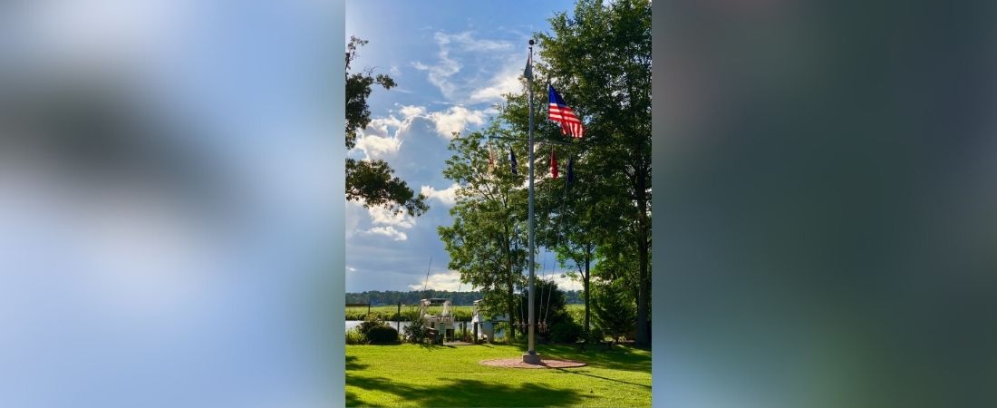 New Bern Yacht Club flag pole