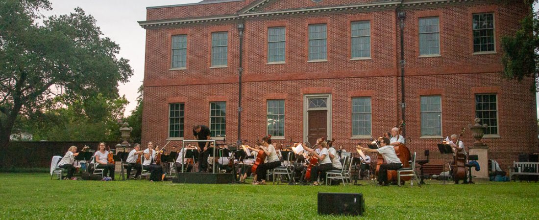 NC Symphony on lawn at Tryon Palace