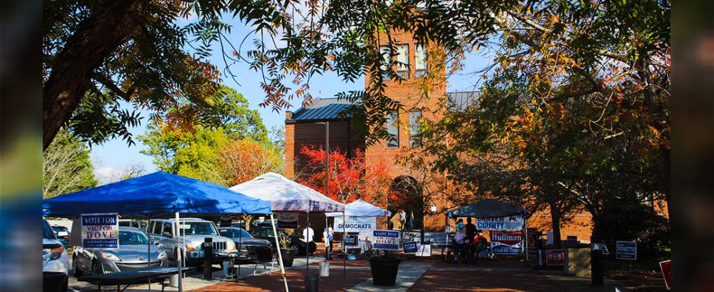 Early voting at Craven County Administration Building during the 2022 Elections. (Wendy Card)