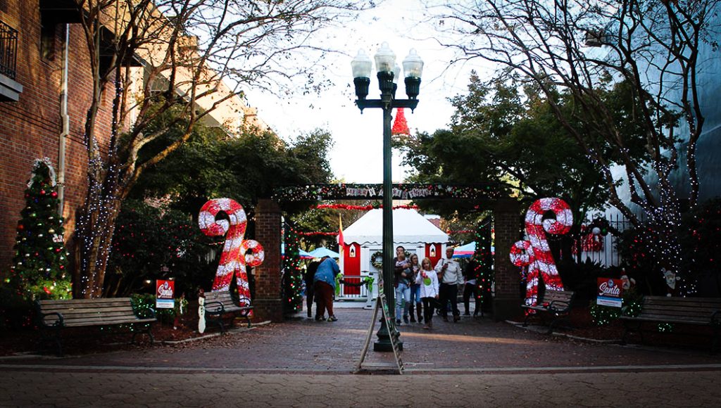 Santa House at Bear Plaza in Downtown New Bern (photo by Wendy Card)