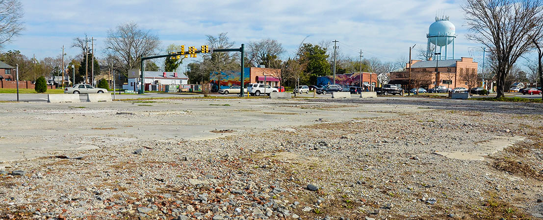While New Bern's Days Inn property has received an appraisal value of $2 million, no plan is currently in place to put the property on the market. (Todd Wetherington)