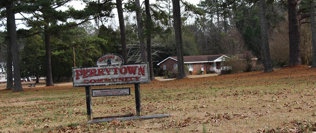 Perrytown Community sign off Perrytown Road. Photo by Wendy Card.