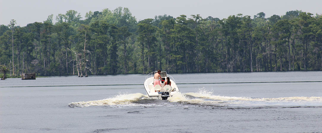 Boating on the Neuse River Boating on the Neuse River in New Bern, N.C. (Wendy Card)
