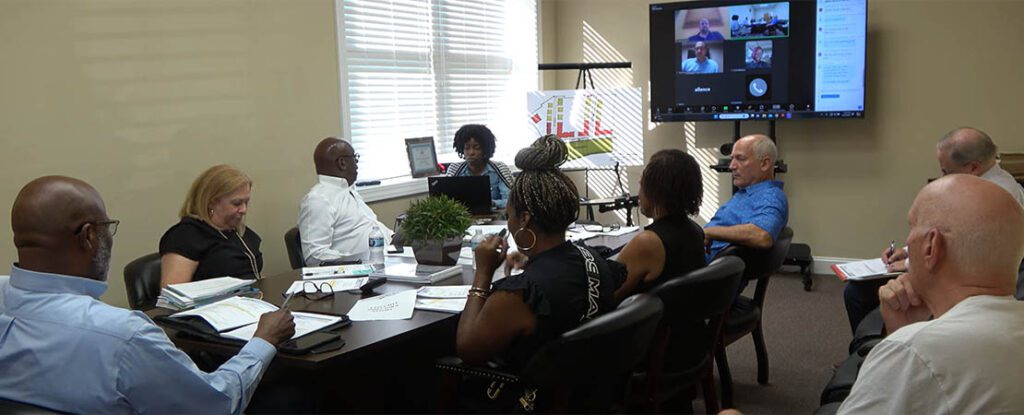 Photo of a meeting of the New Bern Housing Authority's Board of Commissioners. (Photo by Wendy Card)