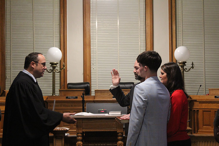 Superior Court Judge Gus Willis administers oath to Mayor Jeffrey Odham. (Photo by Wendy Card)