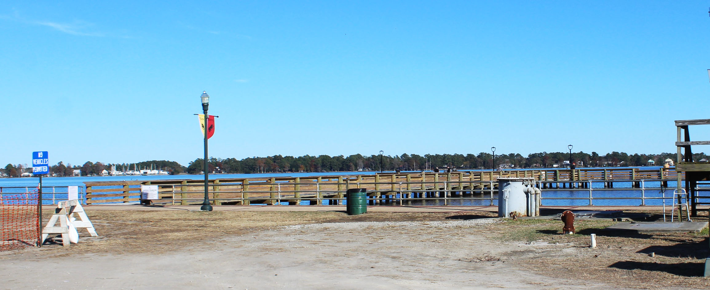 Fishing pier on Neuse River in New Bern, NC. (Photo by Wendy Card)