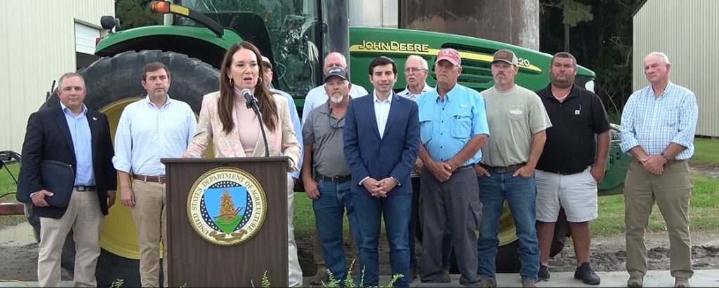 U.S. Department of Secretary Brooke Rollins and Acting Labor Secretary Keith Sonderling met with agriculture and aquaculture producers and other government officials at the David Parker Farm in New Bern, NC, on June 1, 2026. (Photo by Wendy Card)