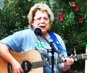 Musician Bobbi Waters - ARTcrawl