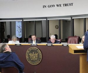 Economic Development Director Jeff Wood presents information to the Craven County Board of Commissioners. (Photo by Wendy Card)