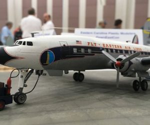 Model airplane