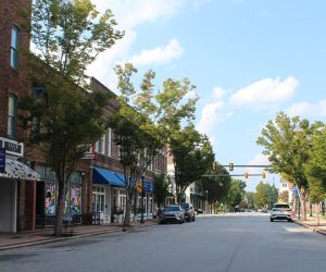 Middle Street in New Bern, NC (Photo by Wendy Card)