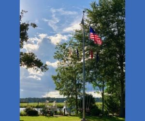 New Bern Yacht Club - Flag Pole