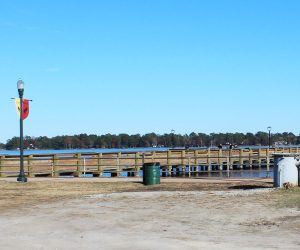 Fishing pier on Neuse River in New Bern, NC. (Photo by Wendy Card)