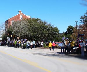 Photo of East Front Street in New Bern, NC taken during "No Kings" rally on Oct. 18, 2025. (Photo by Wendy Card)