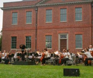 NC Symphony on lawn at Tryon Palace