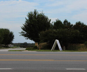 Entrance to Tyler Home on the Lake in New Bern, NC. (Photo by Wendy Card)